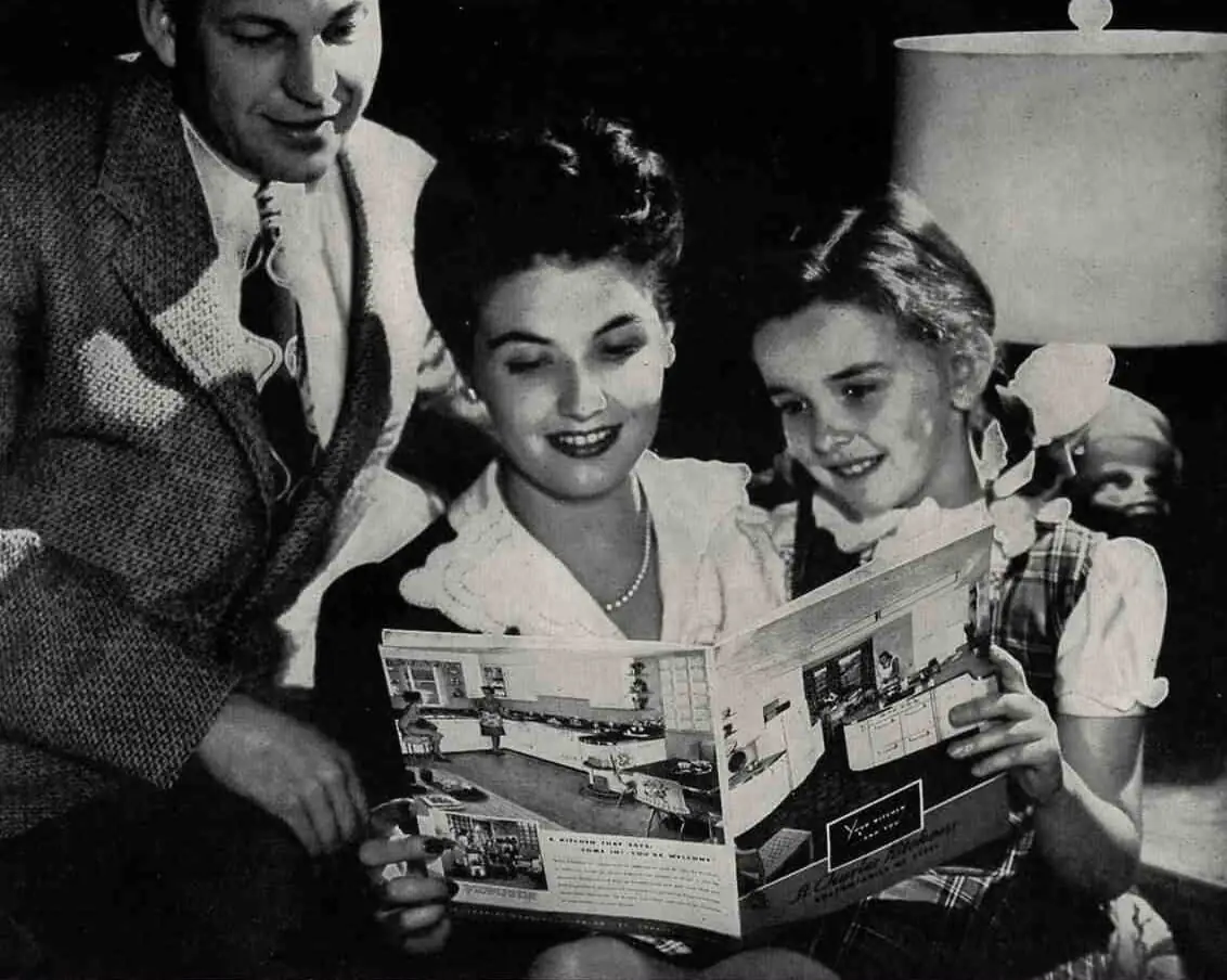 1948 St. Charles kitchen cabinets dreaming