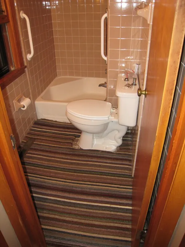 bills-master-bathroom