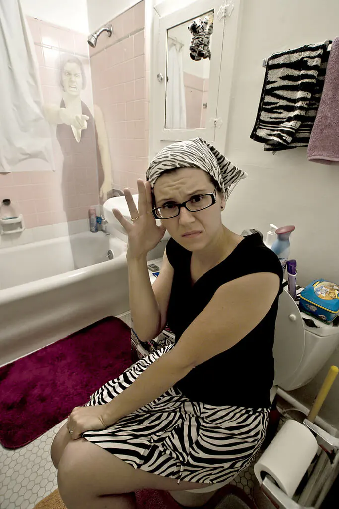 haunted-pink-bathroom