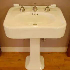 1930s style bathroom sink
