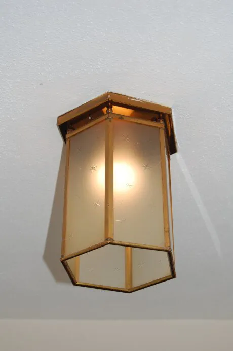 vintage-hall-light vintage-hall-light