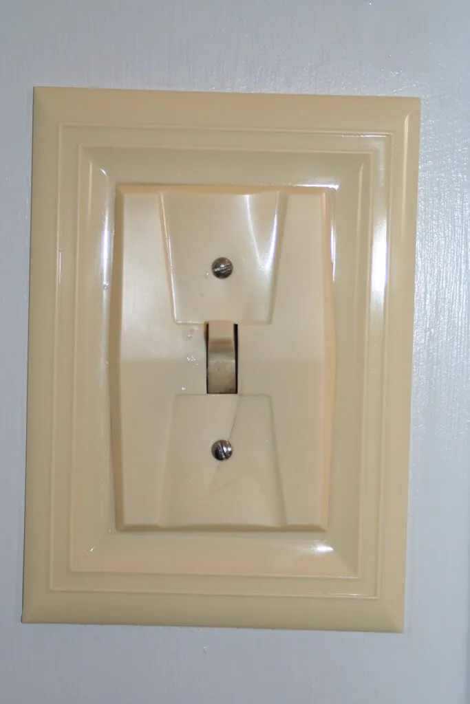 vintage-wallplate vintage-wallplate