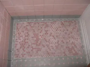 pink-and-gray-bathroom-tile