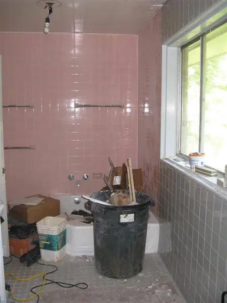 pink-and-gray-bathroom-with-cinderella-tub1 pink-and-gray-bathroom-with-cinderella-tub1