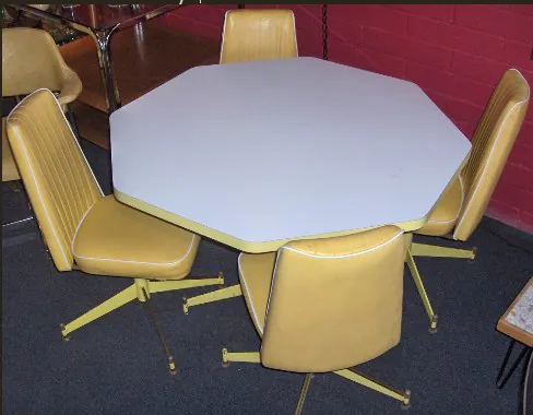 retro-vegas-yellow-dinette retro-vegas-yellow-dinette