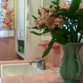 pretty pink bathroom