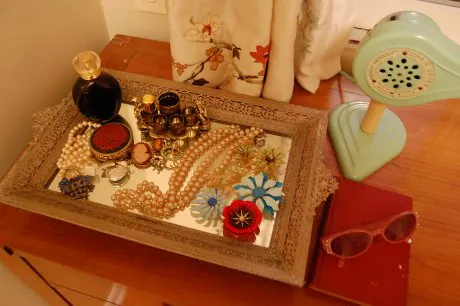 mirrored-tray mirrored-tray