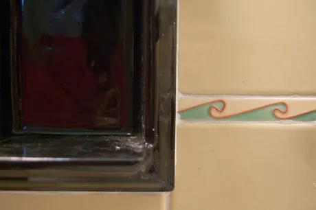 wavy-green-orange-tile-liner wavy-green-orange-tile-liner