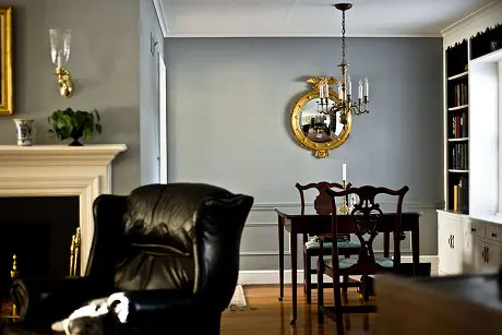 colonial-modern-living-room-460