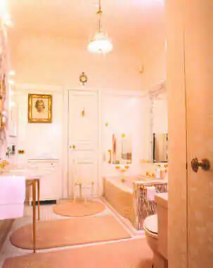 Marjorie-post-Hillwood-1950s-bathroom