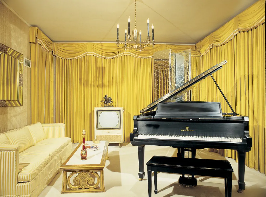 Graceland-music-room