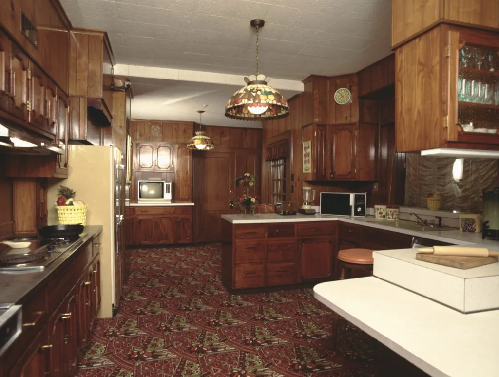 graceland-wood-kitchen-full