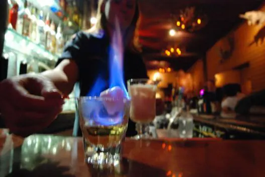 tiki-bar-cocktail