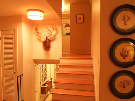 decorating ideas for the stairway of a split level house