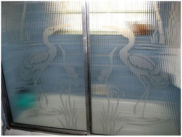 shower doors with herons or cranes