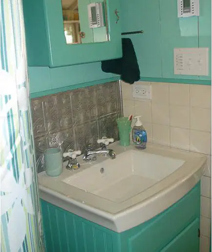 cottage bathroom painted fire king green
