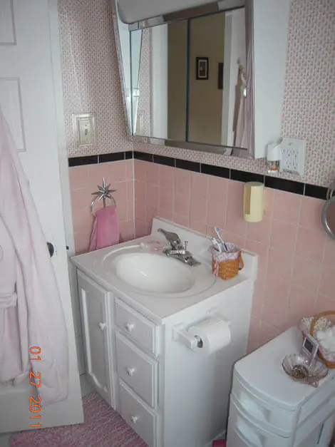 jamies-vintage-pink-bathroom 1950s mamie pink bathroom