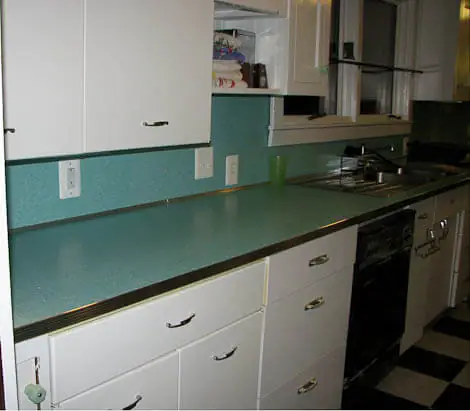 metal-countertop-edging aluminum countertop edging installed