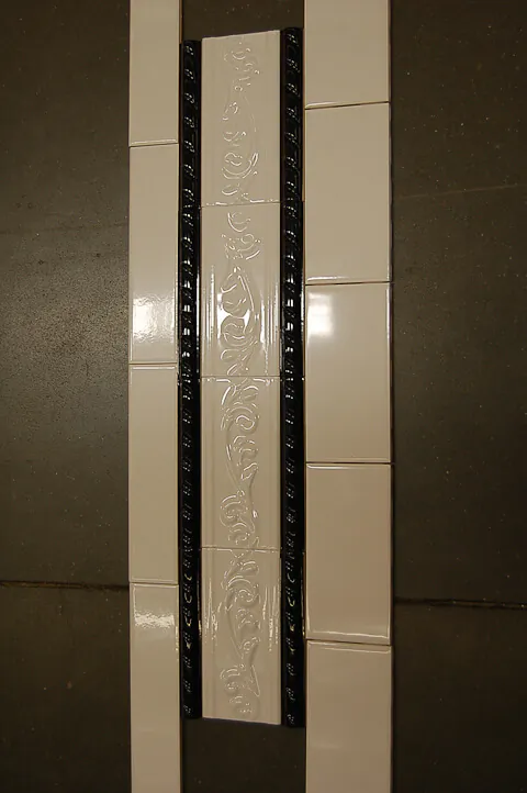 black tirm tile for subway tile