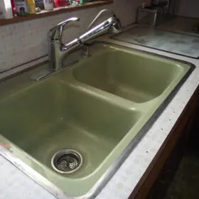 avocado kitchen sink with metal rim