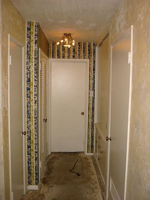 hallway-with-flocked-wllpaper flocked wallpaper in the hallway
