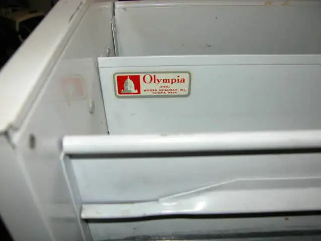 olympia-aluminum-kitchen-cabinets-olympia-washington