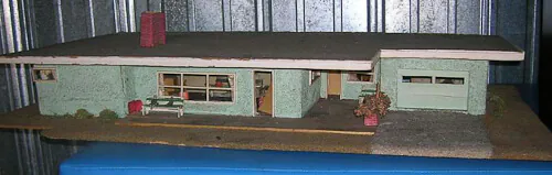 frank-lloyd-wright-house-modern midcentury modern flat roof dollhouse from the outside