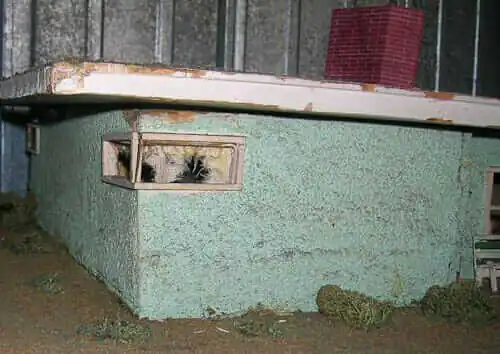 midcentury-modern-dollhouse-in-decay-3 midcentury modern house in decay