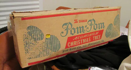 pom-pom-aluminum-tree-MIB Pom Pom aluminum Christmas tree