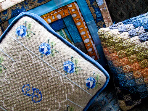 A study of Blue by Pam Kueber of RetroRenovation.com Decorating with blue
