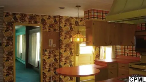 plaid-kitchen-flower-wallpaper