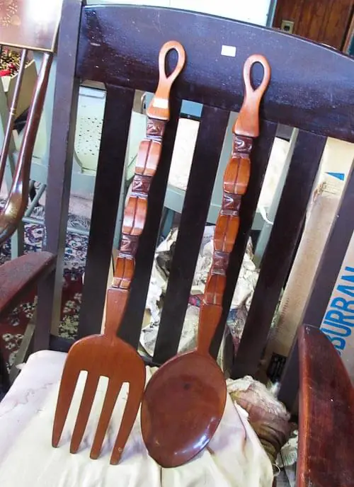 Tiki-kitchen-cabinet-pulls