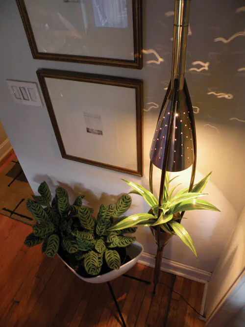 Retro pole lamp and planter Retro pole lamp and planter
