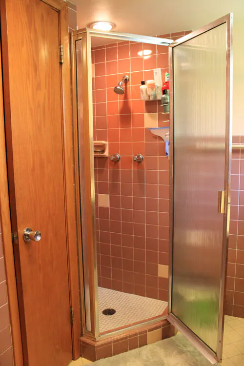 small retro shower mauve small retro shower mauve