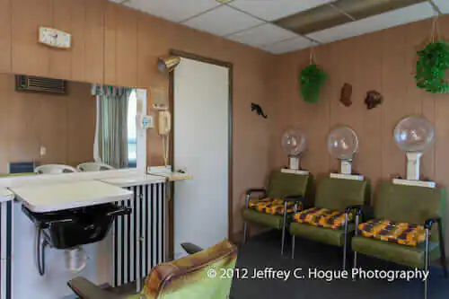 home-beauty-parlor-1965 1965 with beauty parlor in the basement