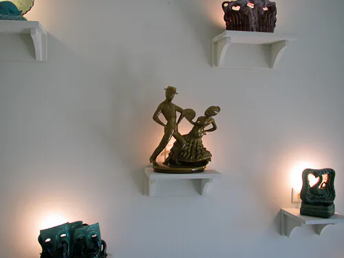 vintage-tv-lamp-wall-red-lion-inn-stockbridge-10