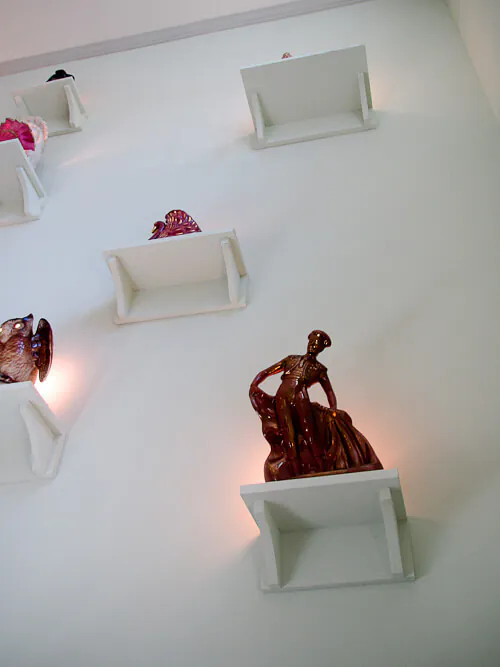 vintage-tv-lamp-wall-red-lion-inn-stockbridge-4