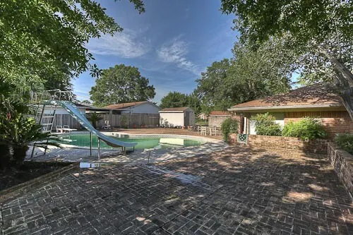 Fantastic 1960 time capsule house featured on RetroRenovation.com