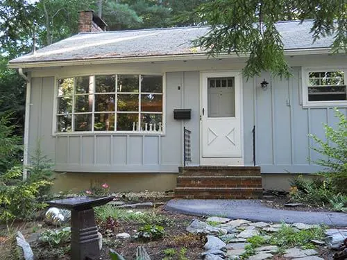 50s-ranch-house-grey-white-trim 50s-ranch-house-grey-white-trim