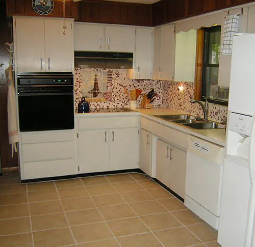 NOS-vintage-tile-backspash-in-kitchen