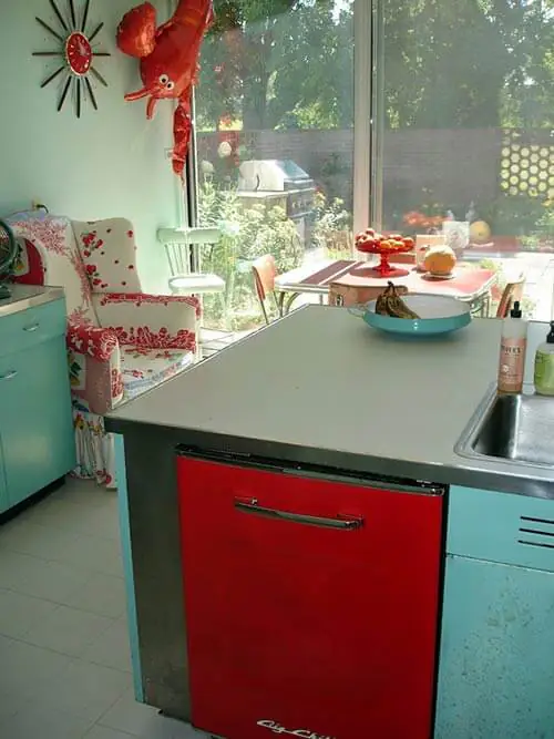 aqua-and-red-kitchen-before