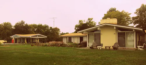 mid-century-ranch-and-pool-house mid-century-ranch-and-pool-house