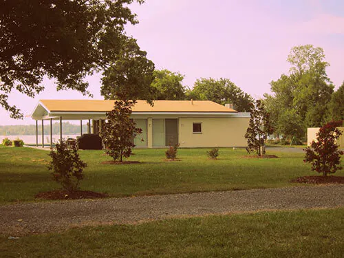 mid-century-retro-ranch-exterior mid-century-retro-ranch-exterior