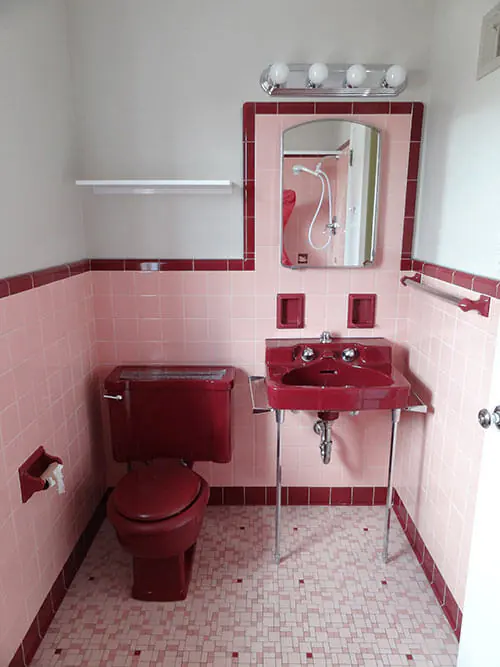 pink-and-maroon-bathroom-vintage bathroom