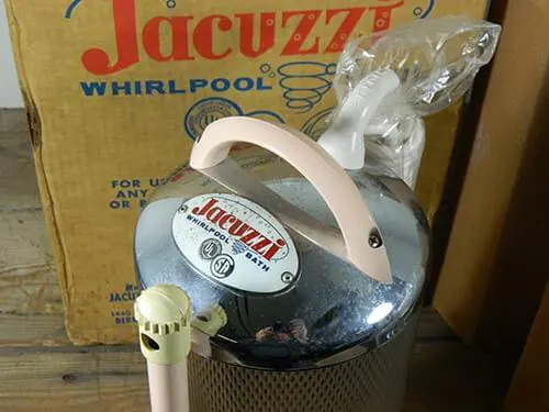 retro-jacuzzi-whirlpool-bath retro-jacuzzi-whirlpool-bath