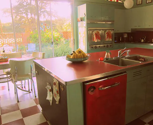 retro-red-and-aqua-kitchen
