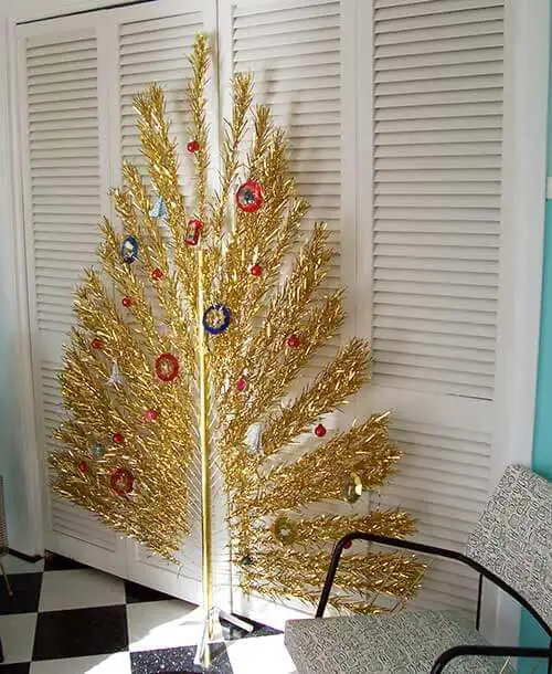 gold-aluminum-peacock-tree gold-aluminum-peacock-tree