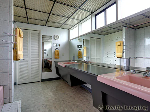 pink-bathroom-retro pink-bathroom-retro