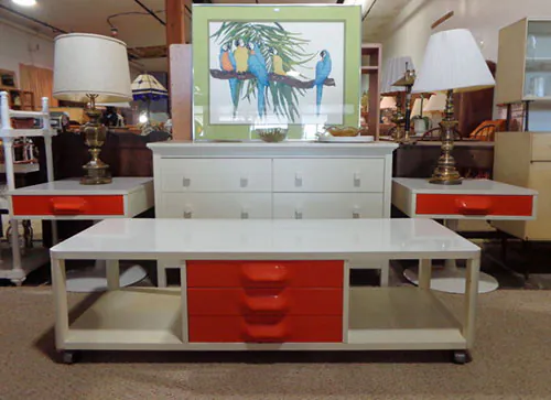 red-and-white-broyhill-premier-furniture