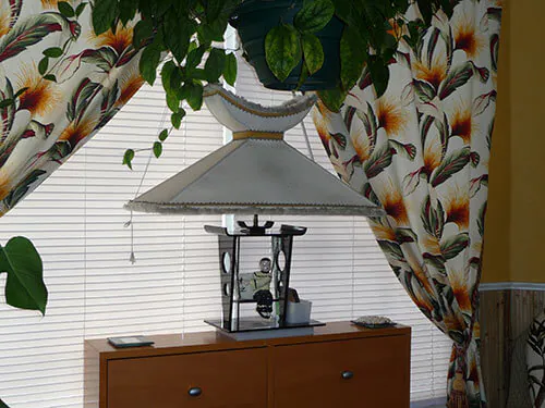 retro-asian-inspired-table-lamp
